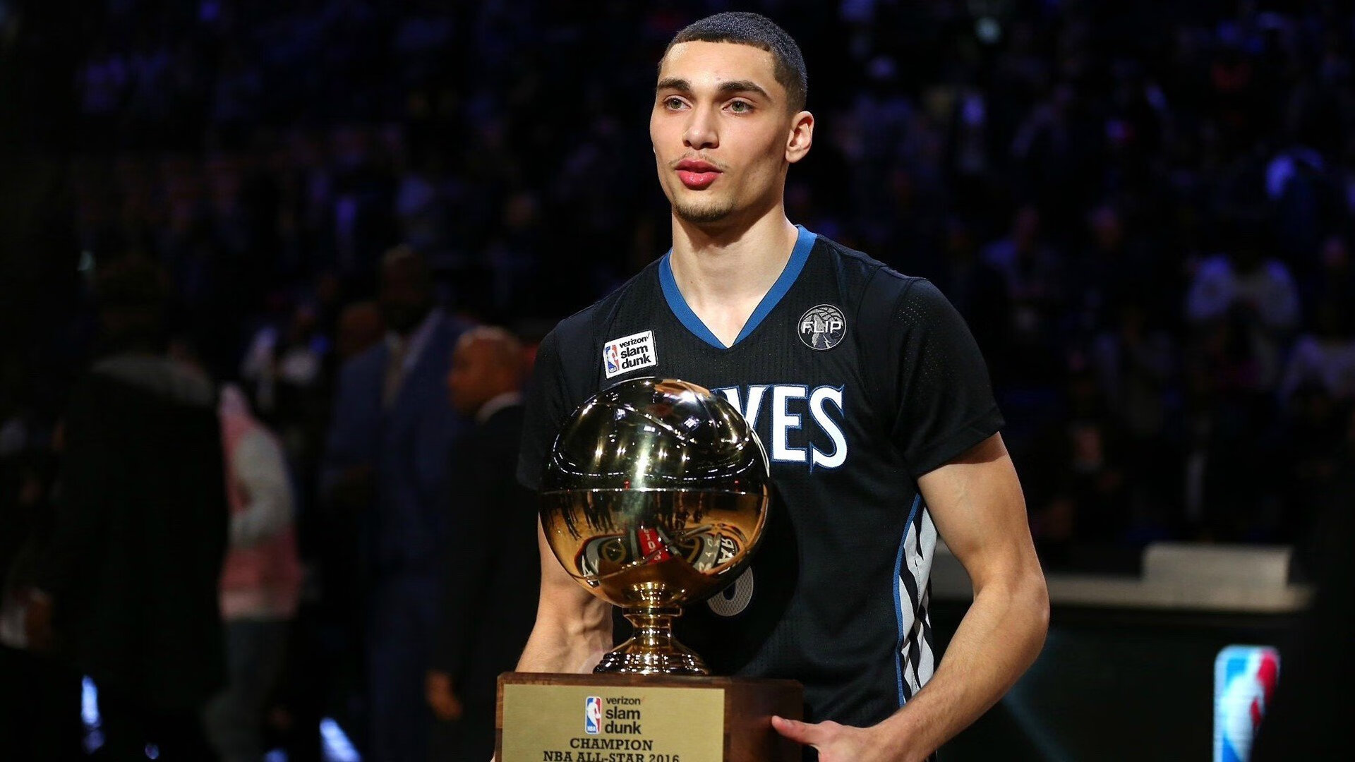 开云电竞-BLG惊险翻盘赛季故事分享——逆境中的荣耀蜕变