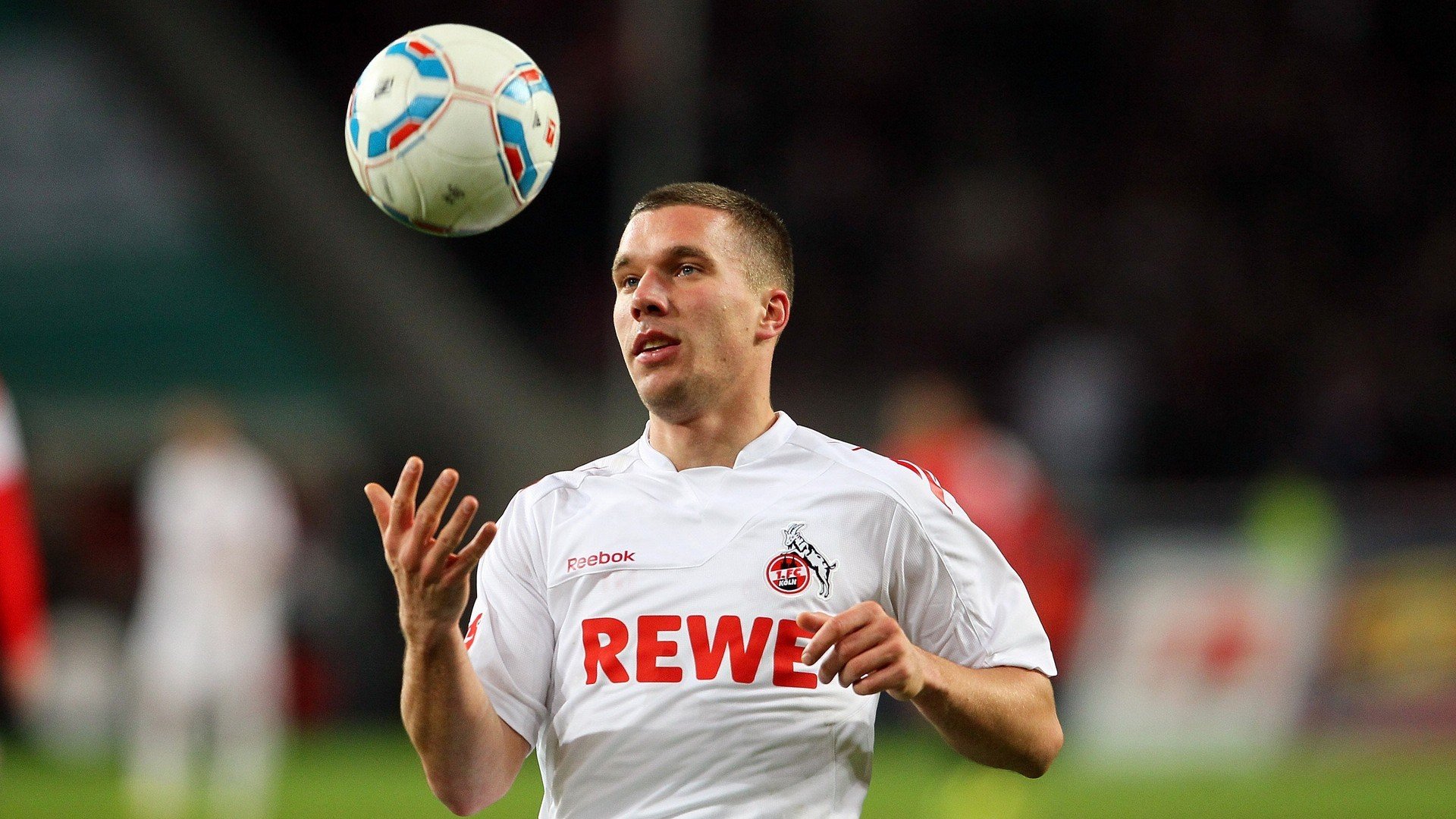 开云体育在线入口-英超一名英超球星被当街持枪威胁对方是业内经纪人，英超最严重的受伤